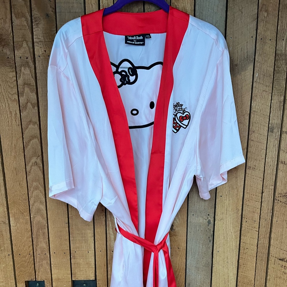 Modcloth x Hello Kitty Silky Robe 1X/2X